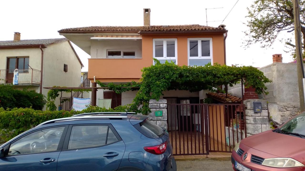 Apartment Mirni Kutak *
